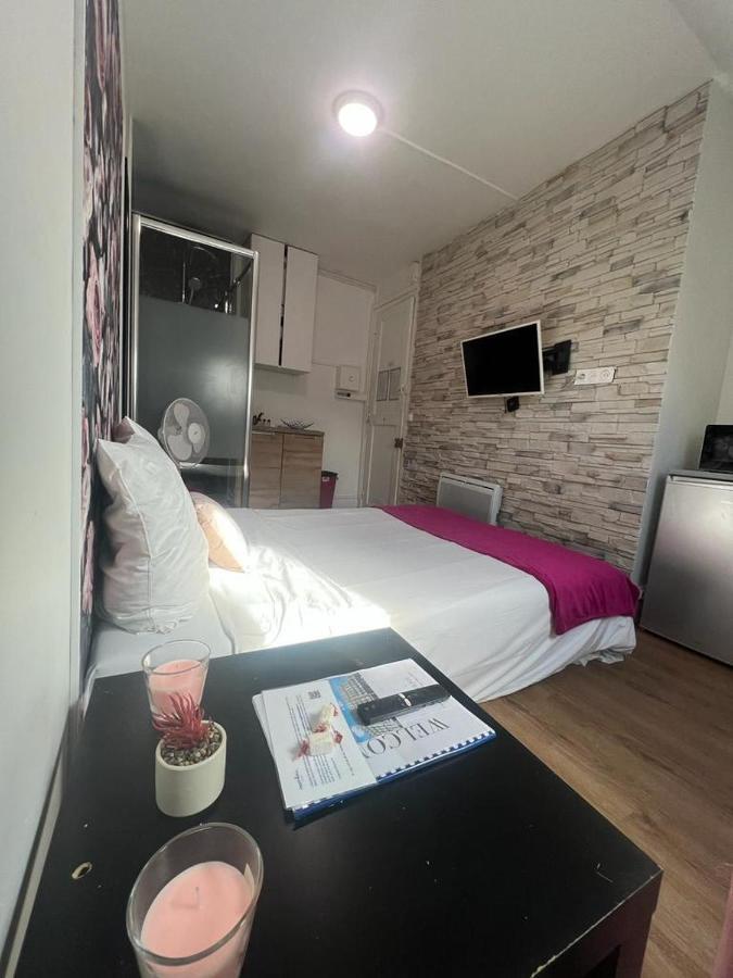 Appartement Petit Studette Sous Le Toit In The Heart Of The Fashion And Luxury District