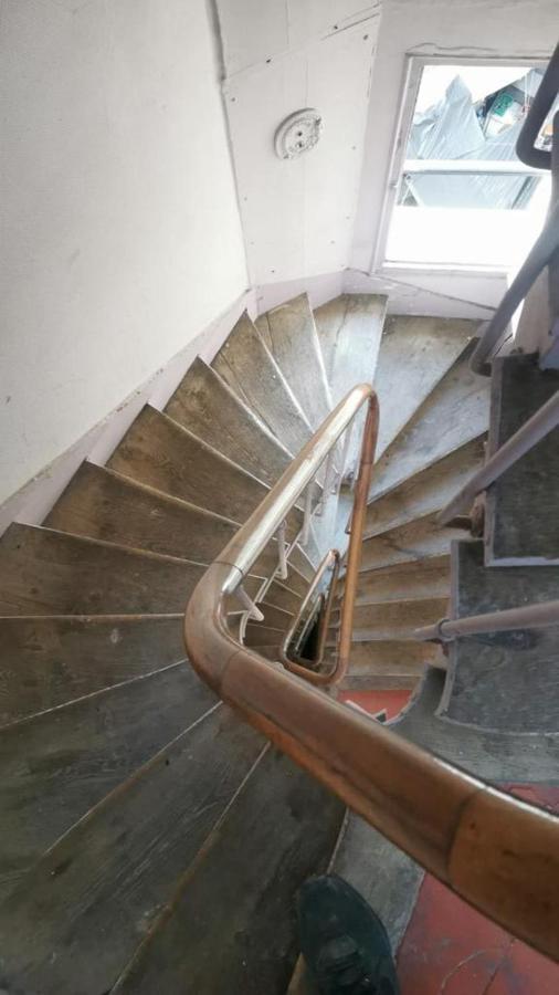 Petit Studette Sous Le Toit In The Heart Of The Fashion And Luxury District Appartement Paris