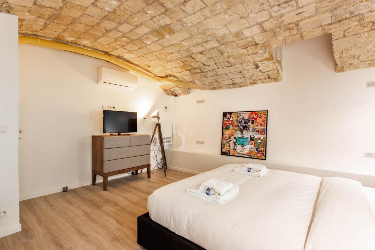 Charming With Ac -2br-8p- Bastille Apartment