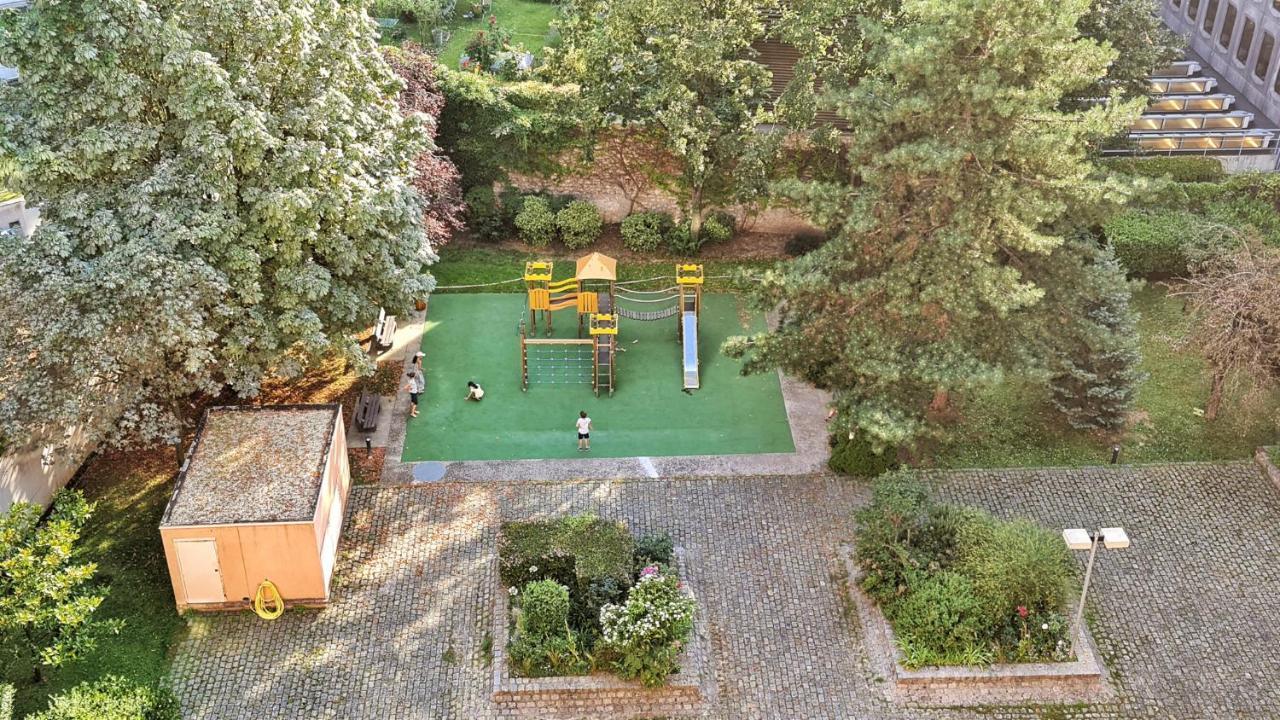 Cosy Flat 60m2 - Beautiful Large Rooftop - Near Metro And Train Station - Free Secure Car Parking Appartement Paris