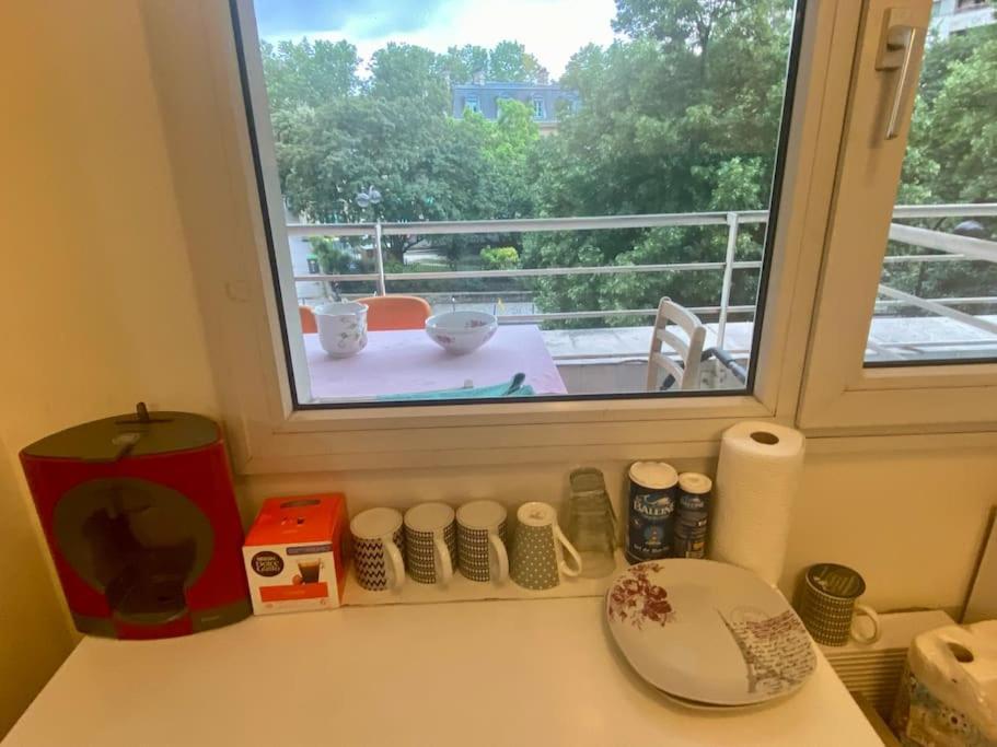 Beau A Balcon Vue Tour Eiffel & Parking * Paris