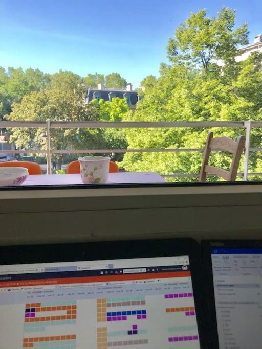 Beau A Balcon Vue Tour Eiffel & Parking Paris