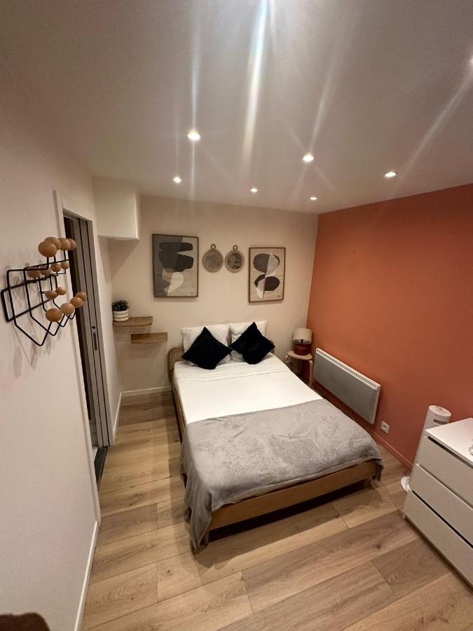Apartment Modern And Warm Fully Renovated Split Level Apart Steps Away From The Grands Boulevard