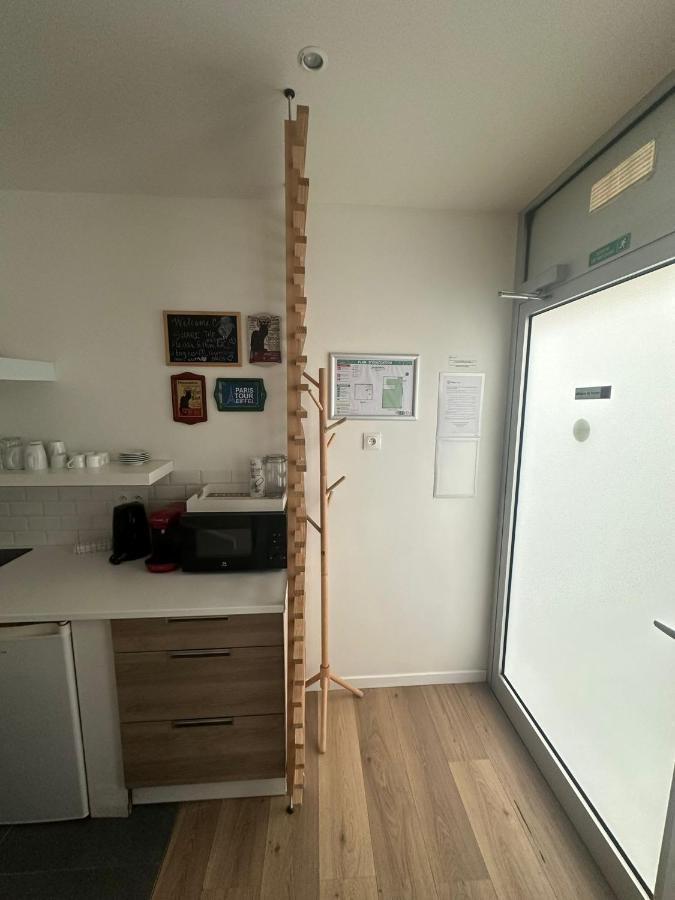 Apartment Modern And Warm Fully Renovated Split Level Apart Steps Away From The Grands Boulevard *