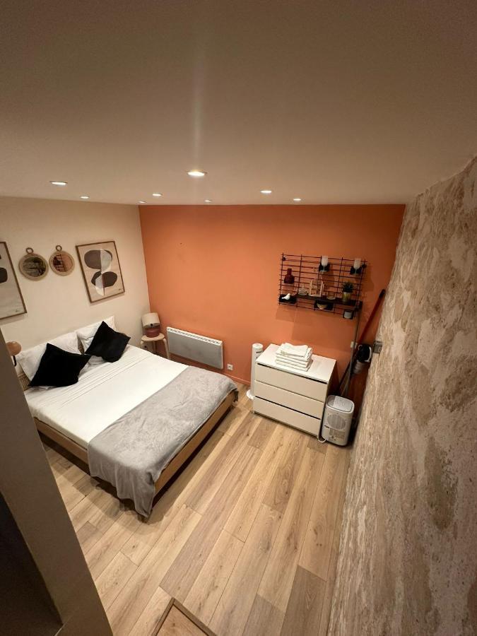 Apartment Modern And Warm Fully Renovated Split Level Apart Steps Away From The Grands Boulevard *
