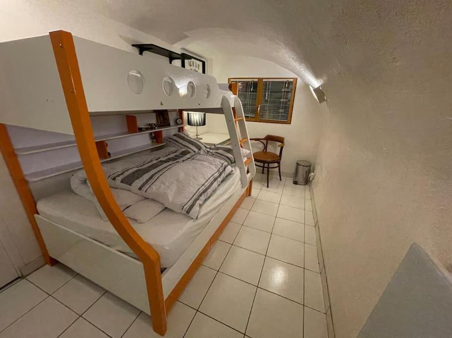 Chezadrienparis - De 90m2 En Souplex Appartement
