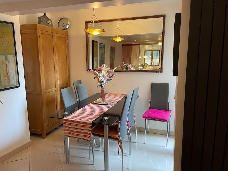 Chezadrienparis - De 90m2 En Souplex * Paris