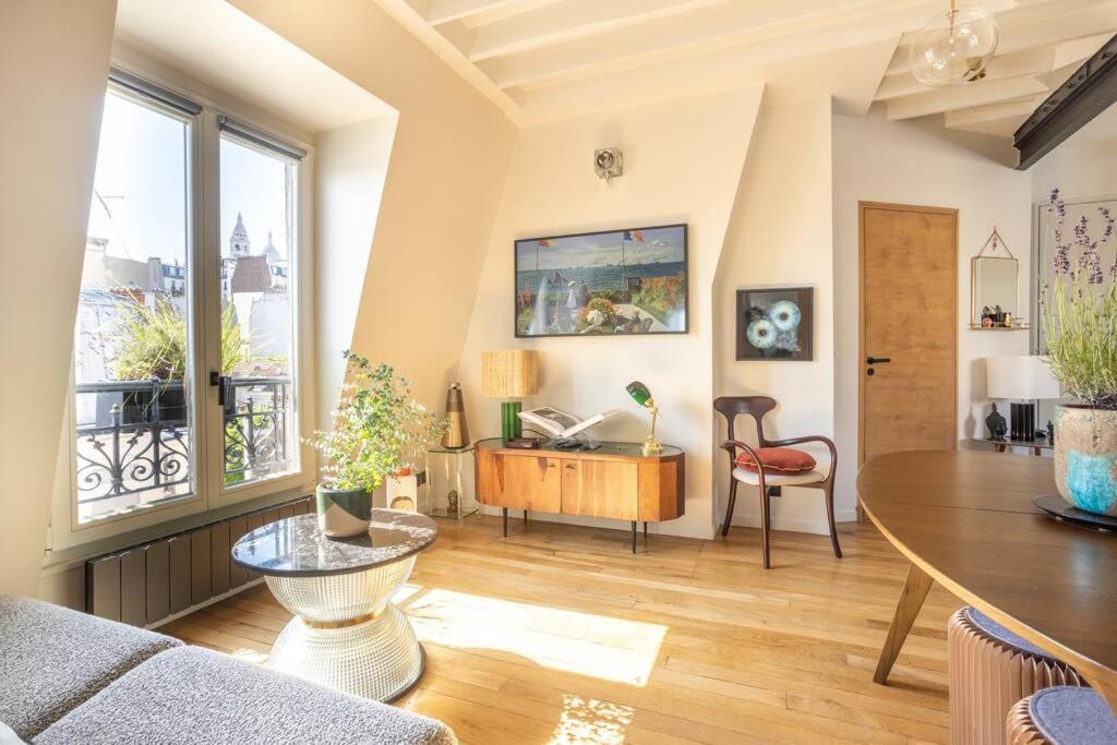 Dernier Etage A Montmartre Appartement Paris
