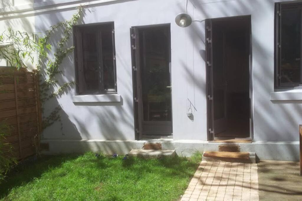Town House, With Garden And Parking * Paris