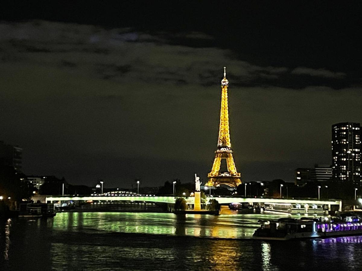Private In Tour Eiffel Apart *