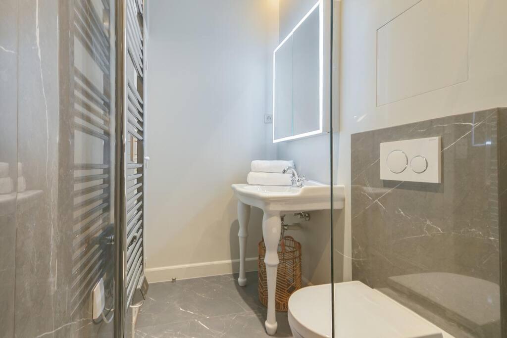 Lovely Flat In Near Notre-dame Paris