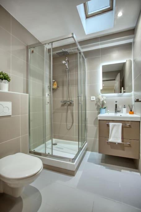 Amazing New Bastille 3 Bedrooms 2 Bathrooms