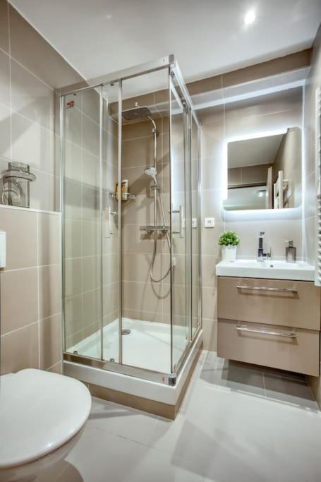 Apartment Amazing New Bastille 3 Bedrooms 2 Bathrooms Paris