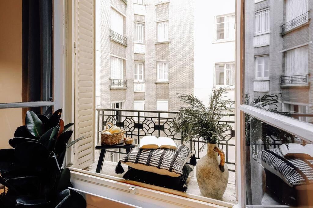 Royo - 1 A Auteuil Apartment Paris