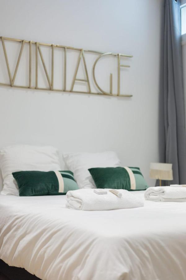 - Buttes Chaumont Botzaris Apartment Paris