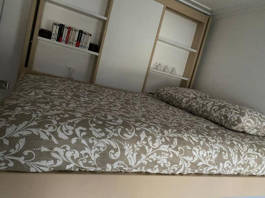 Joli 17 Apartment Paris