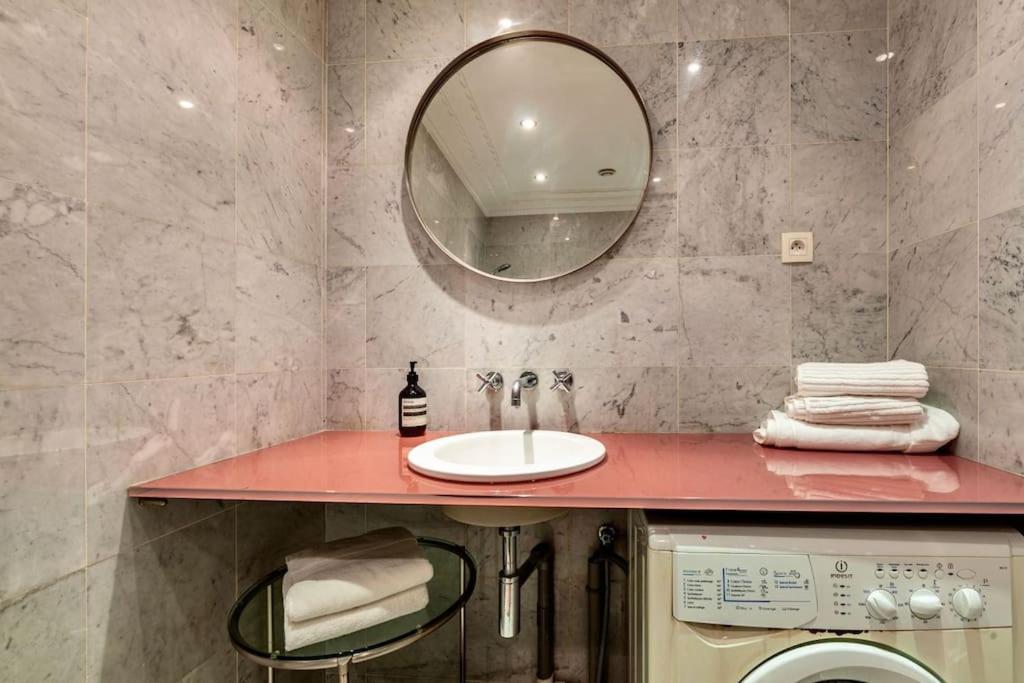 Apartment Charmant Au Coeur De Paris