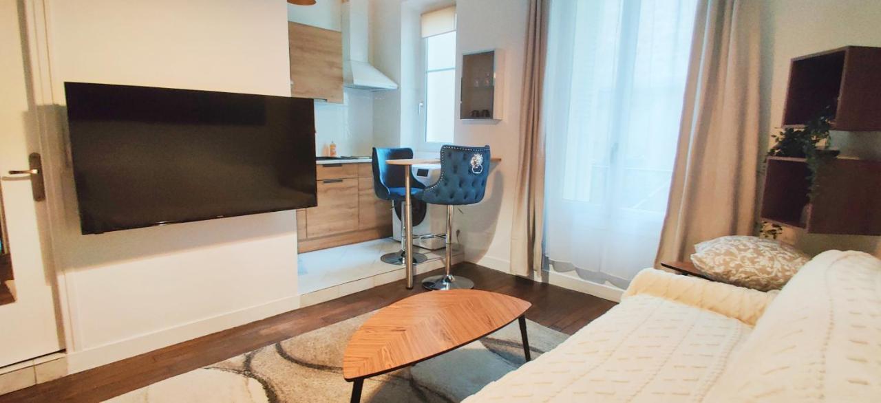 Luxueux Studio Au Centre De 17 Eme Appartement Paris