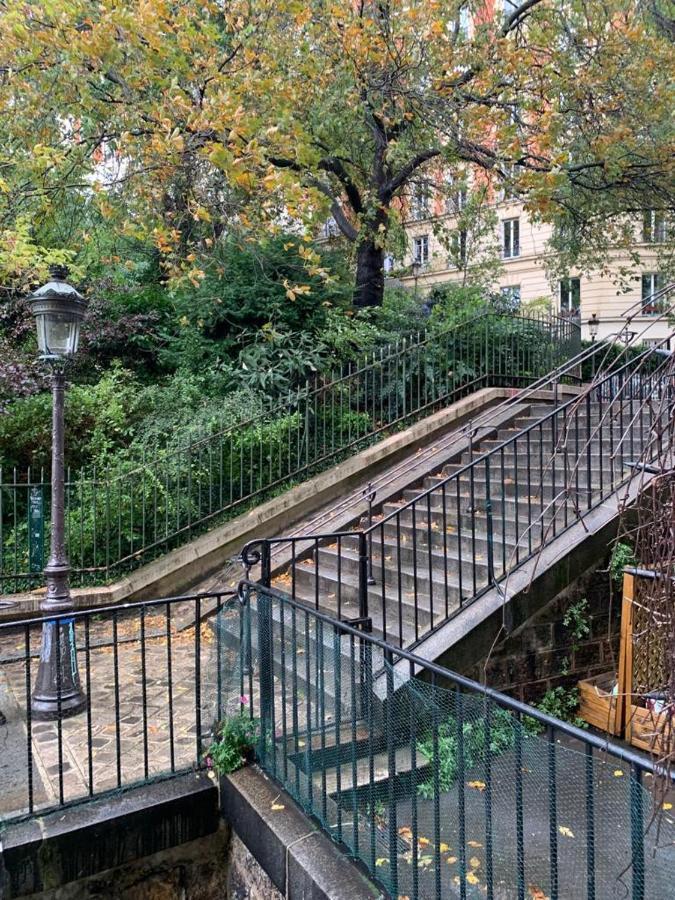 Apartment Au Coeur De Montmartre Paris
