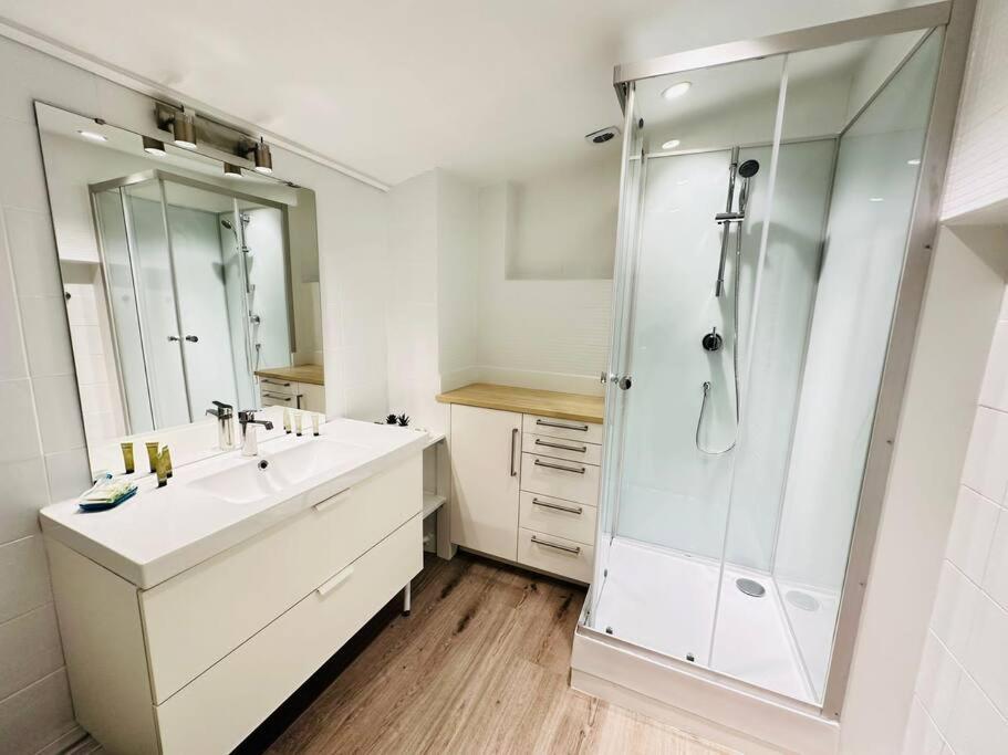 Great Flat In Center Of *