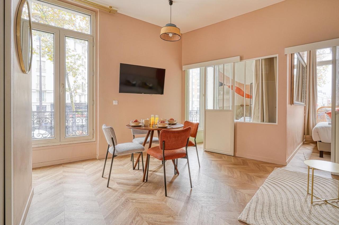 Apartment Place Du Marechal Juin - Gourgaud Paris