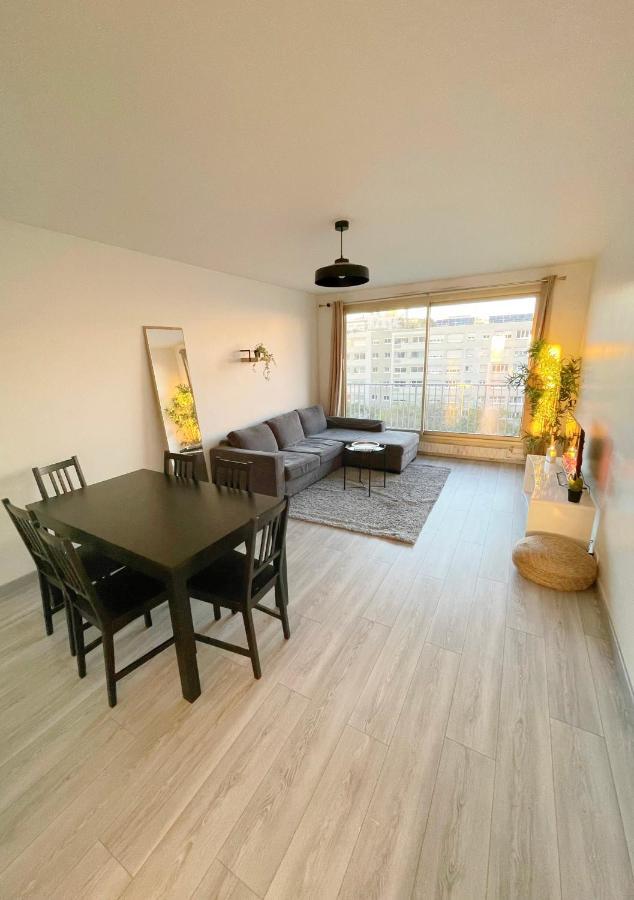 2 Bedroom In Middle Of Paris