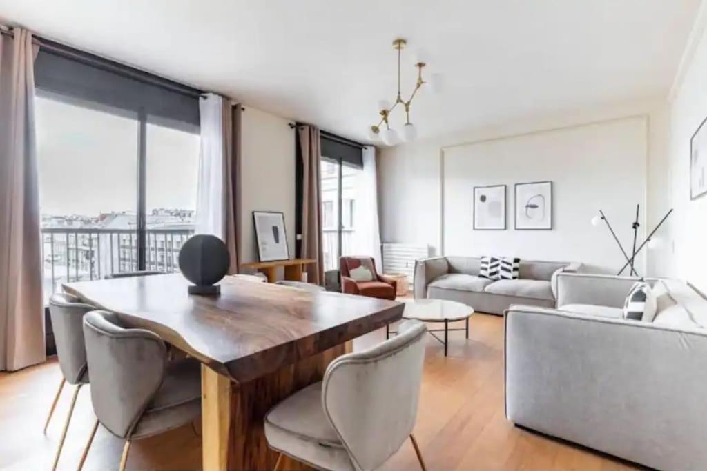Avenue Montaigne Luxury Apartment 2Br 4P Apartment Paris