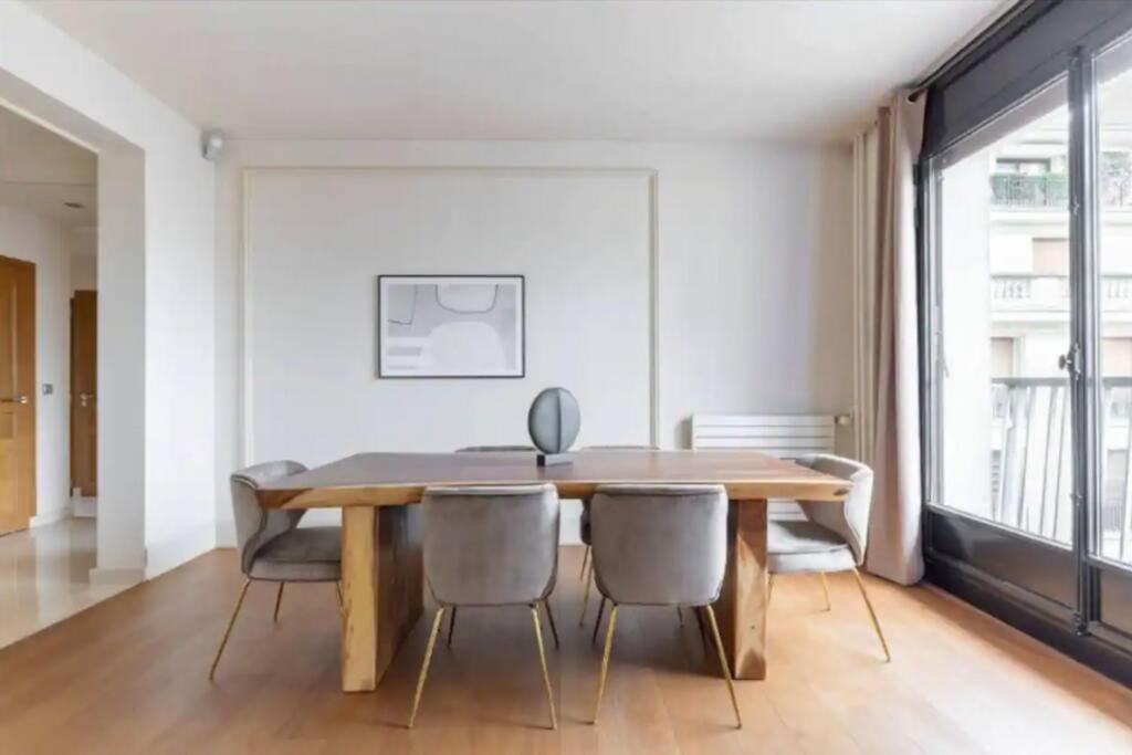Avenue Montaigne Luxury Apartment 2Br 4P Apartment