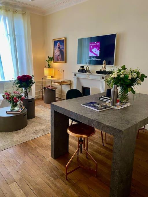 Apartment 2-bed Cosy - Location *