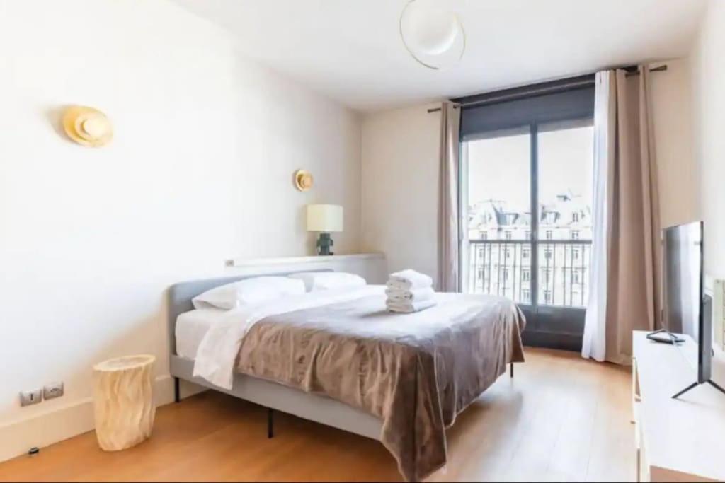 Avenue Montaigne Luxury Apartment 2Br 4P Apartment *