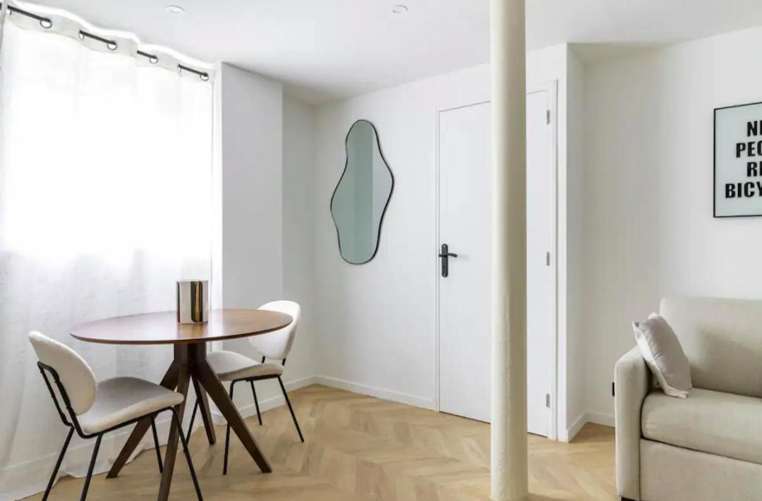 Chapelle/ordener : Magnifique 1br/4p Apartment *