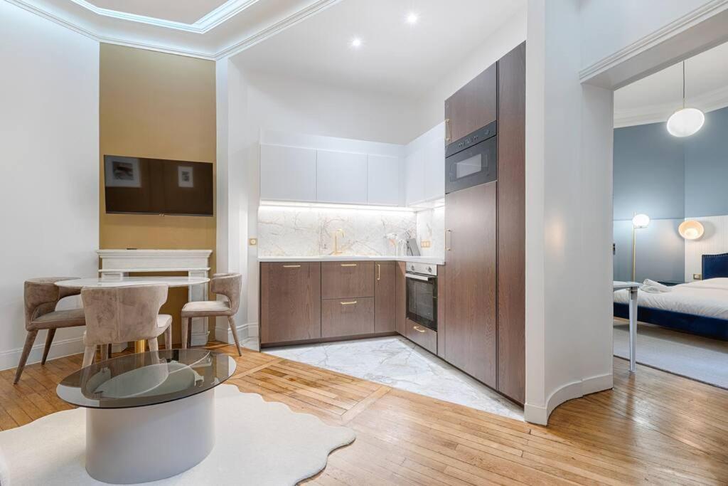 Apartment Mykeypers Luxury Parisian Flat - Heart Of *
