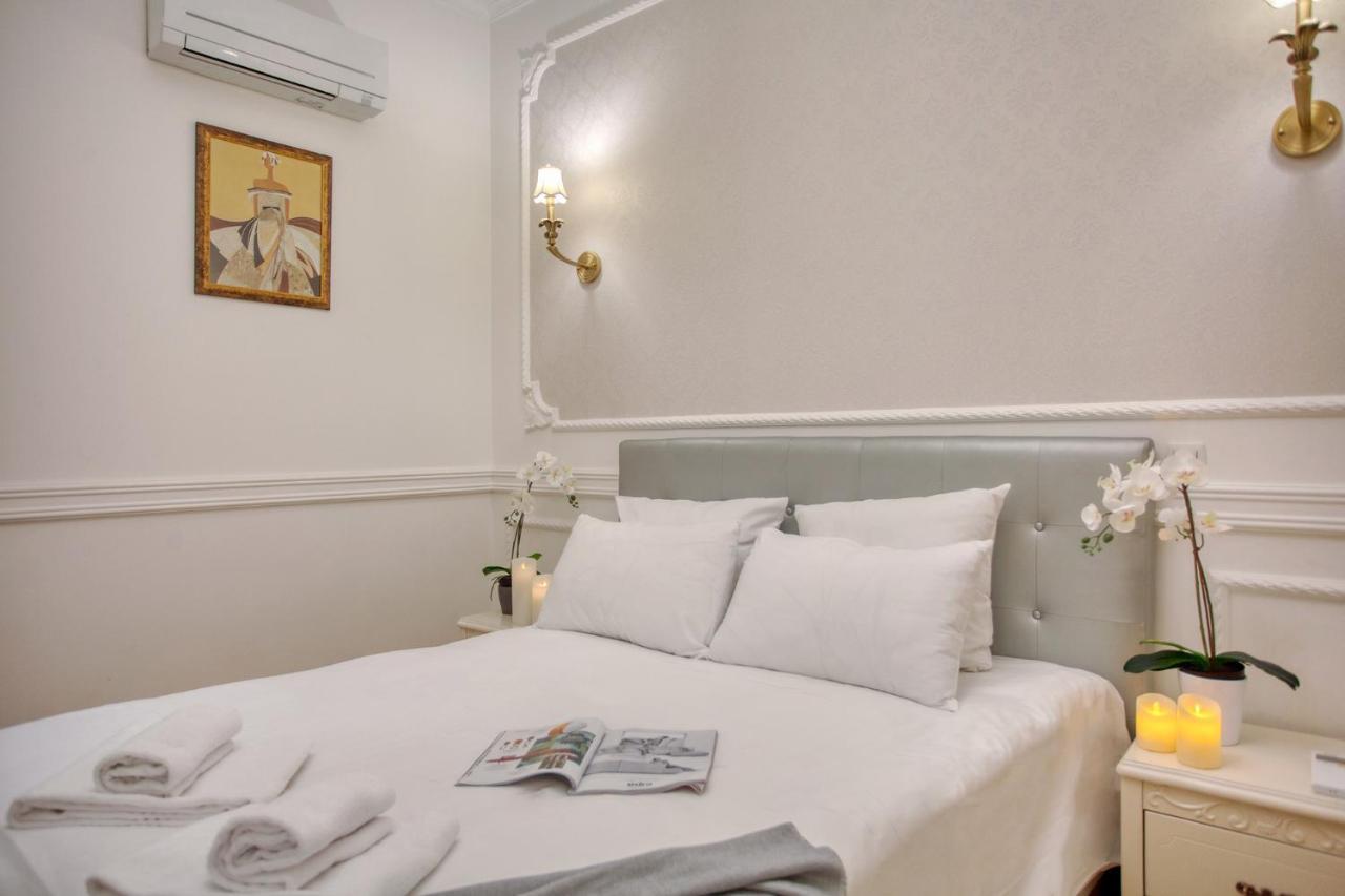 Galeries Lafayette - 7 Bedrooms - Lift - Aircon Apartment
