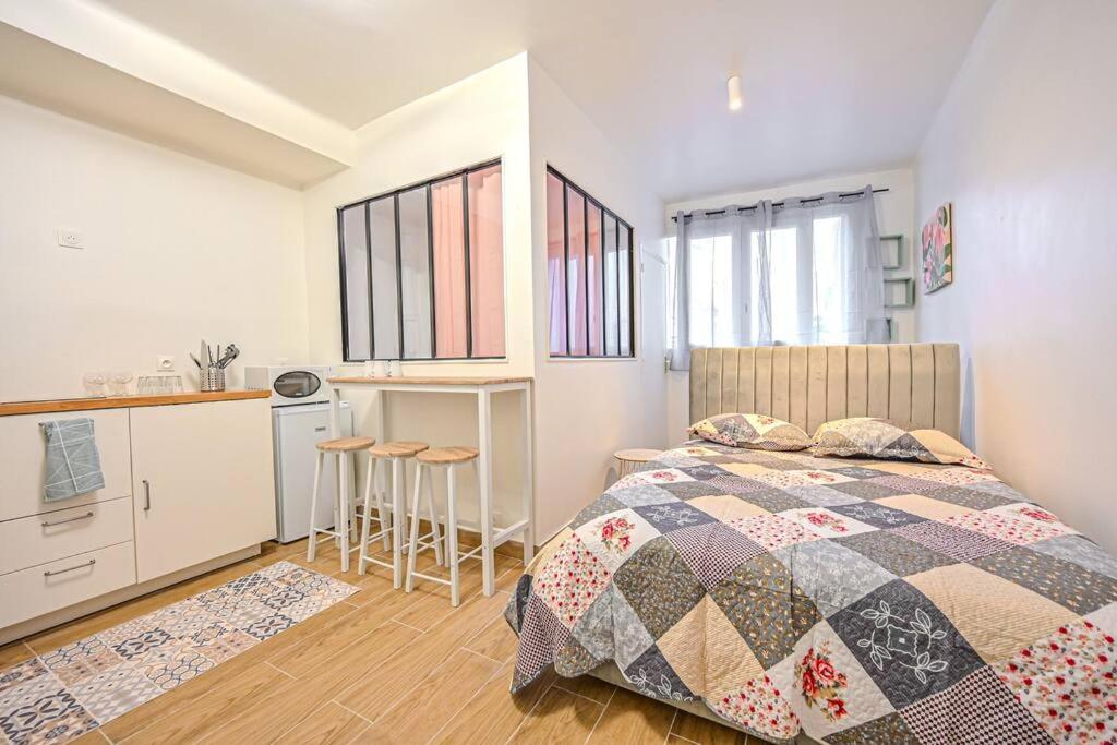 Parisien - Gambetta Apartment