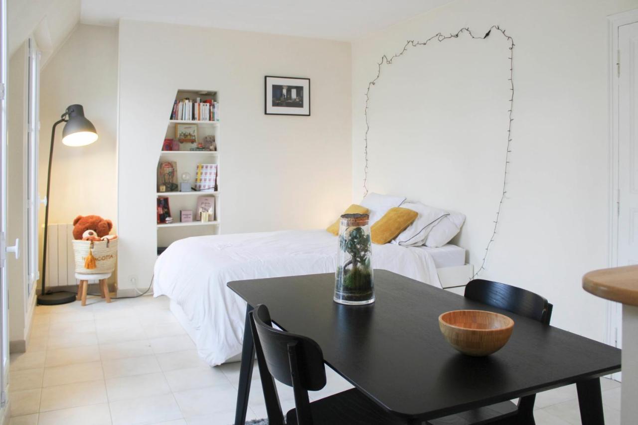 26 M Cocoon With Eiffel Tower View Apartment
