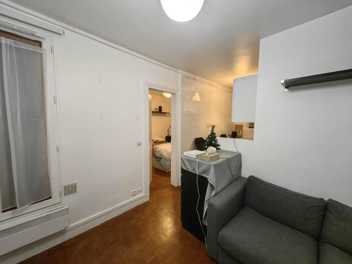 Cozy Little In Apartment Paris