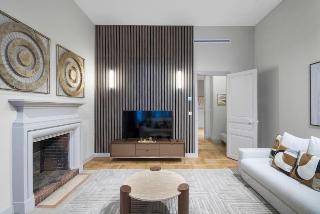 2b.appart 6pers#2bedrooms#victorhugo#arcdetriomphe Apartment *