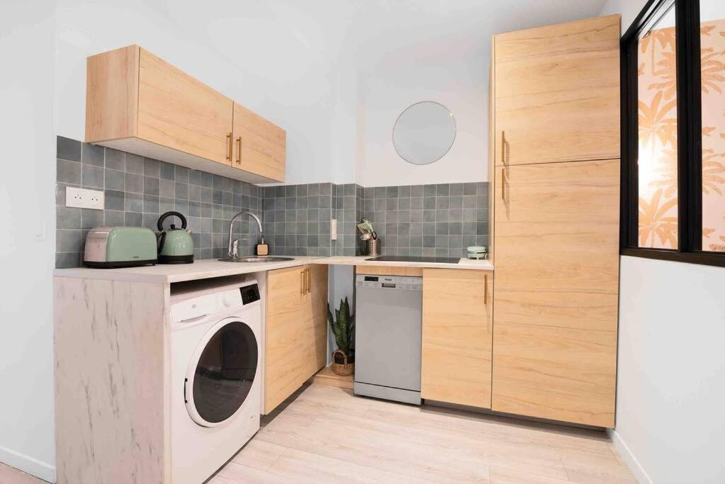 Apartment Porte Maillot, Champs Elysees, Triomphe, 3 8p *