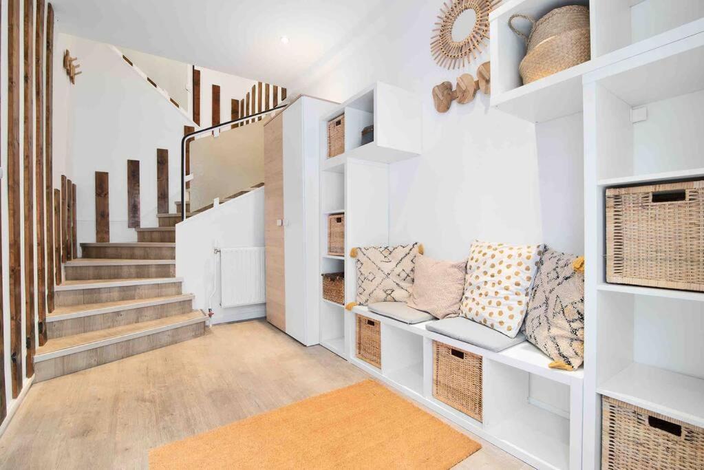 Porte Maillot, Champs Elysees, Triomphe, 3 8p Apartment Paris