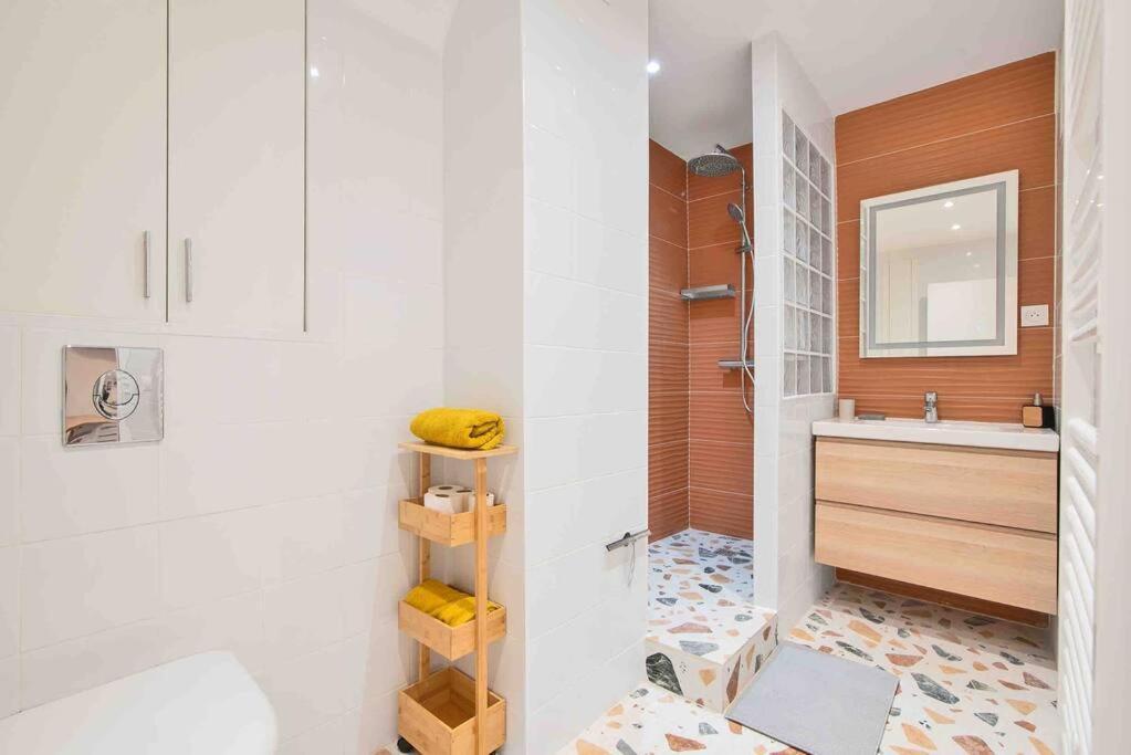 Apartment Porte Maillot, Champs Elysees, Triomphe, 3 8p