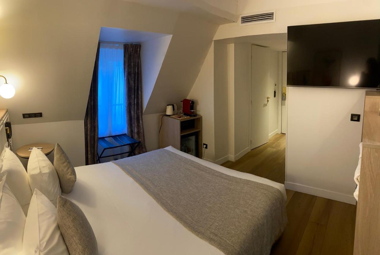 Le Pierre Hotel Paris