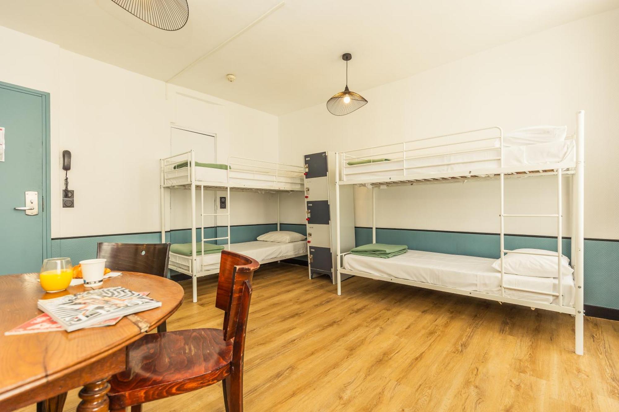 Young And Happy Latin Quarter By Hiphophostels Hostel *