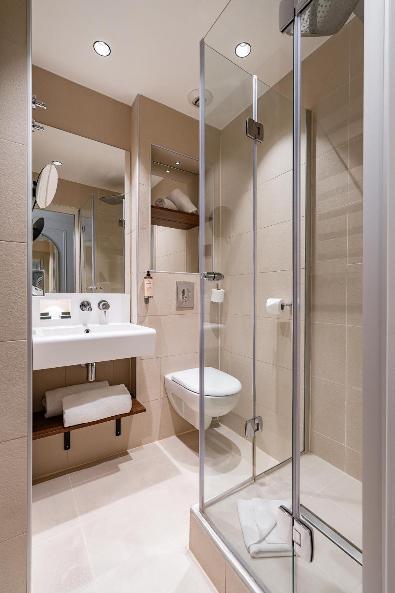 Elysee Secret Hotel