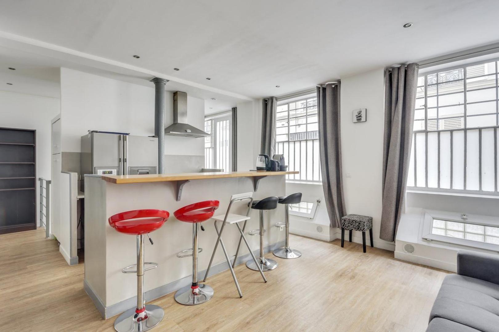 163 Carole - Superb In Paris