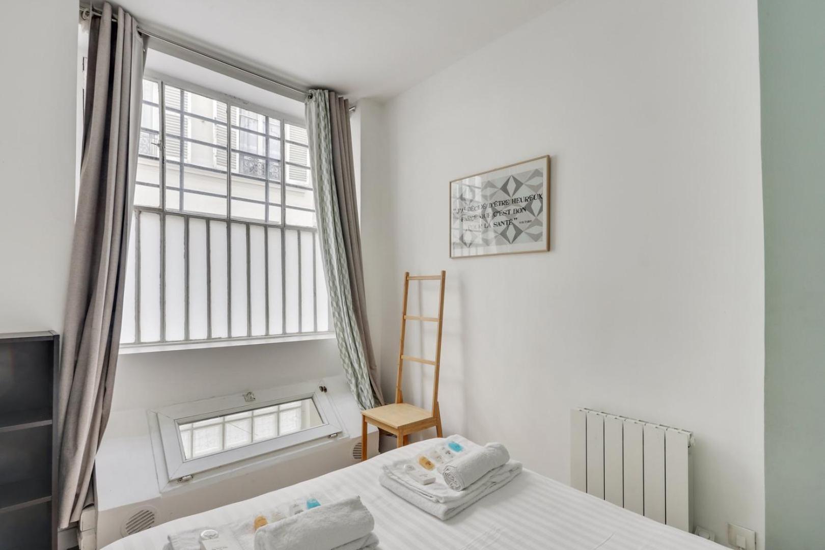 163 Carole - Superb In Paris