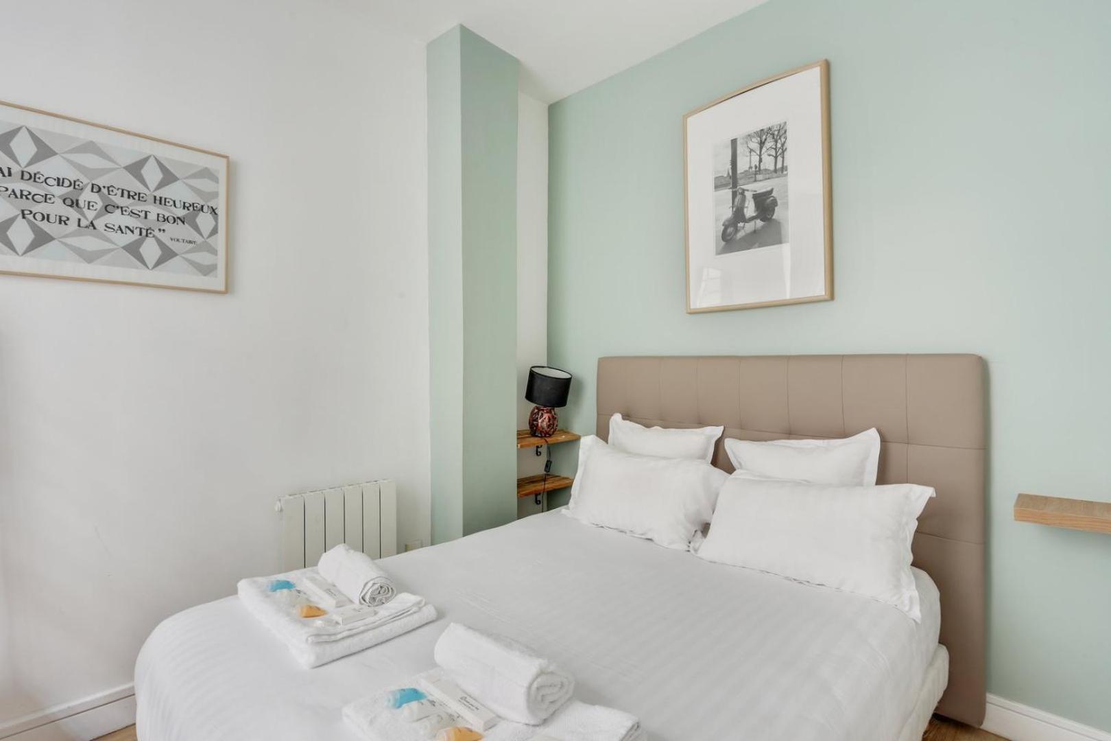 163 Carole - Superb In Paris