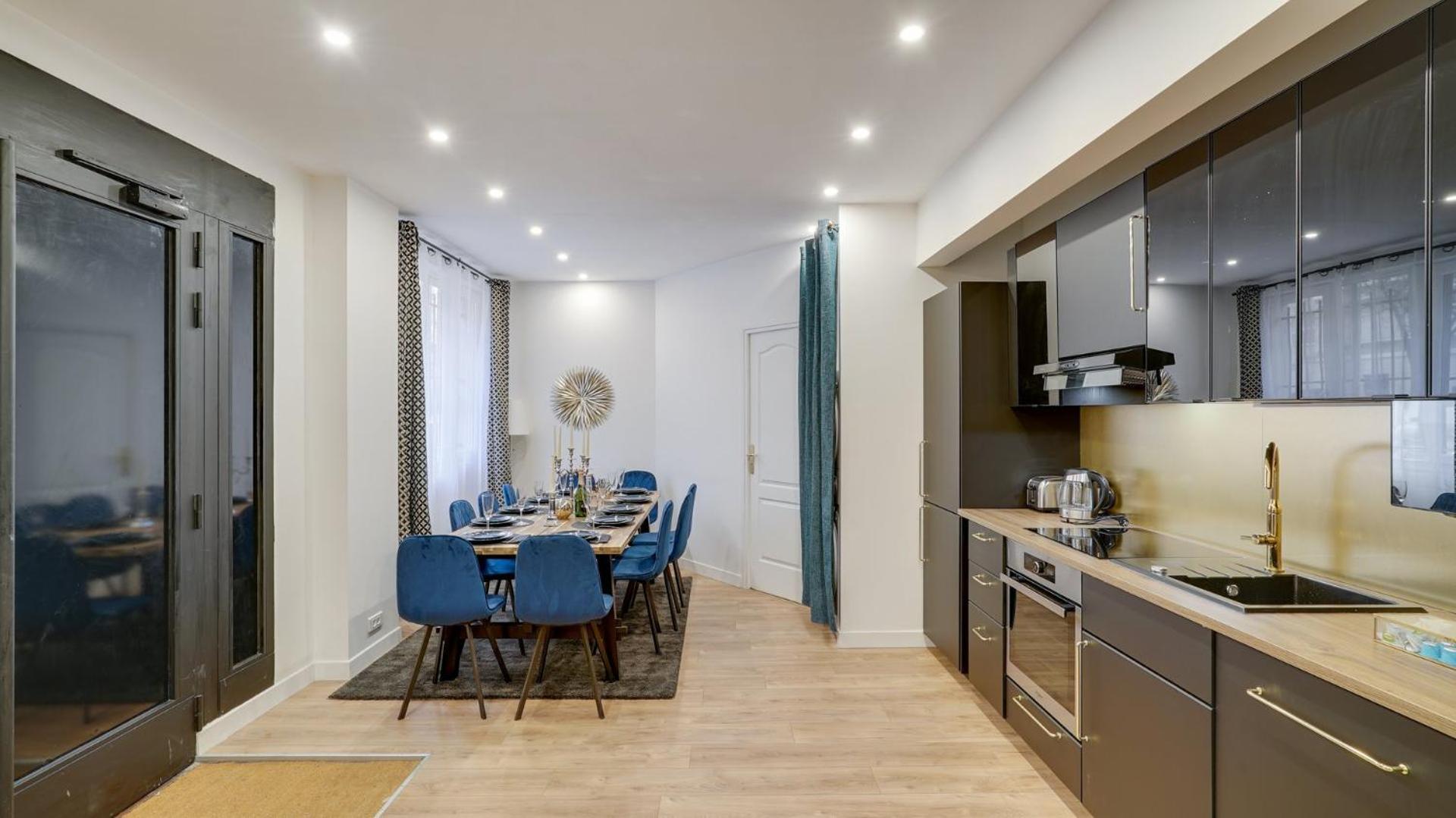 144 Bebesse, Superb Apt, 3 Bdr,