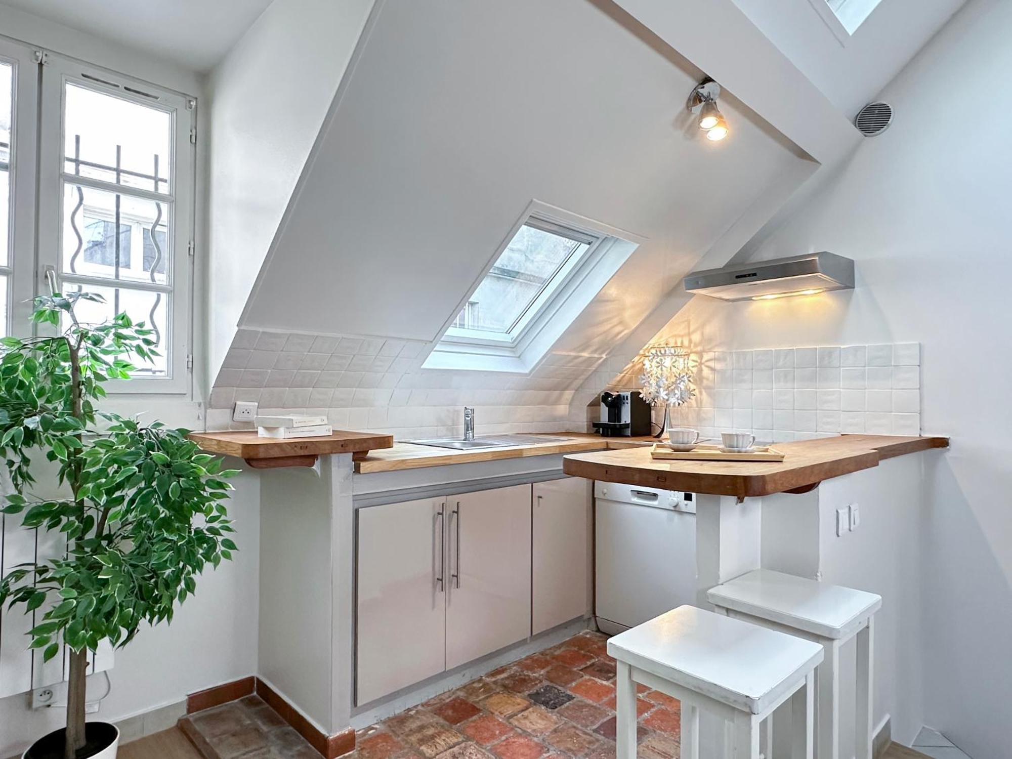 Saint Germain Des Prés - Amazing Duplex - 2066 Paris