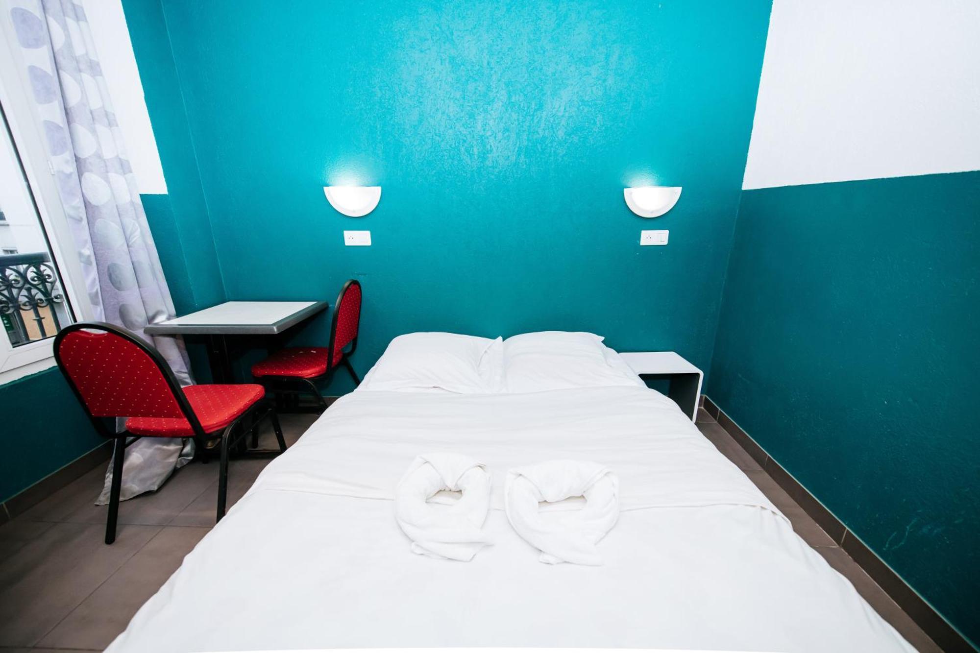 Hotel De La Poste Paris