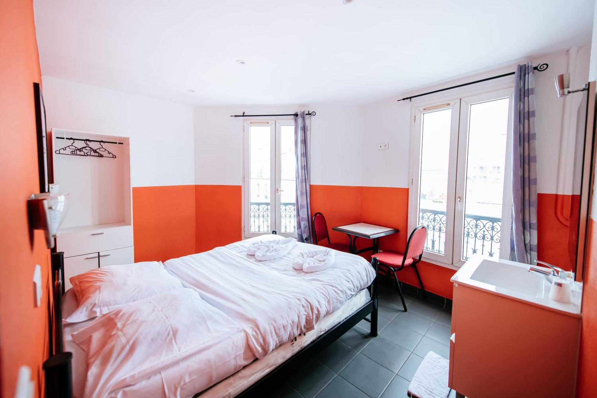 Hotel De La Poste Paris